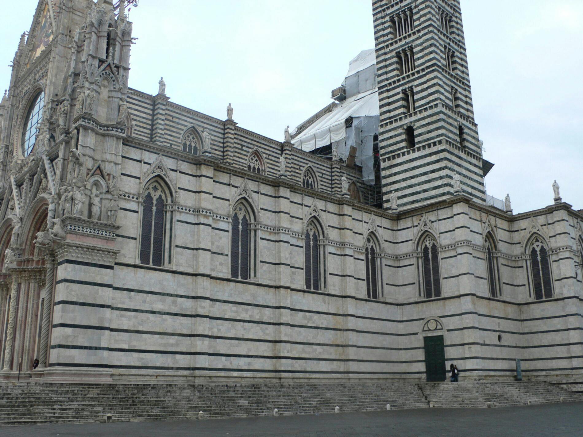 Facciate delle navate del Duomo di Siena